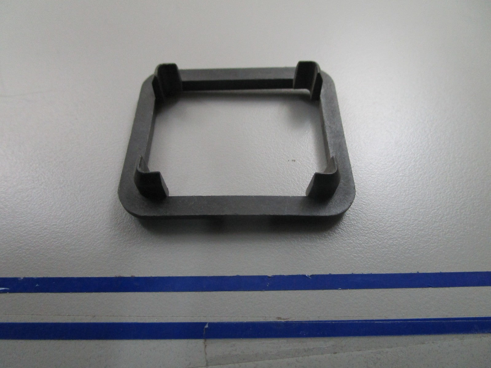 *NEW OEM* 0810 OMC Johnson Evinrude Retainer 336634 0336634