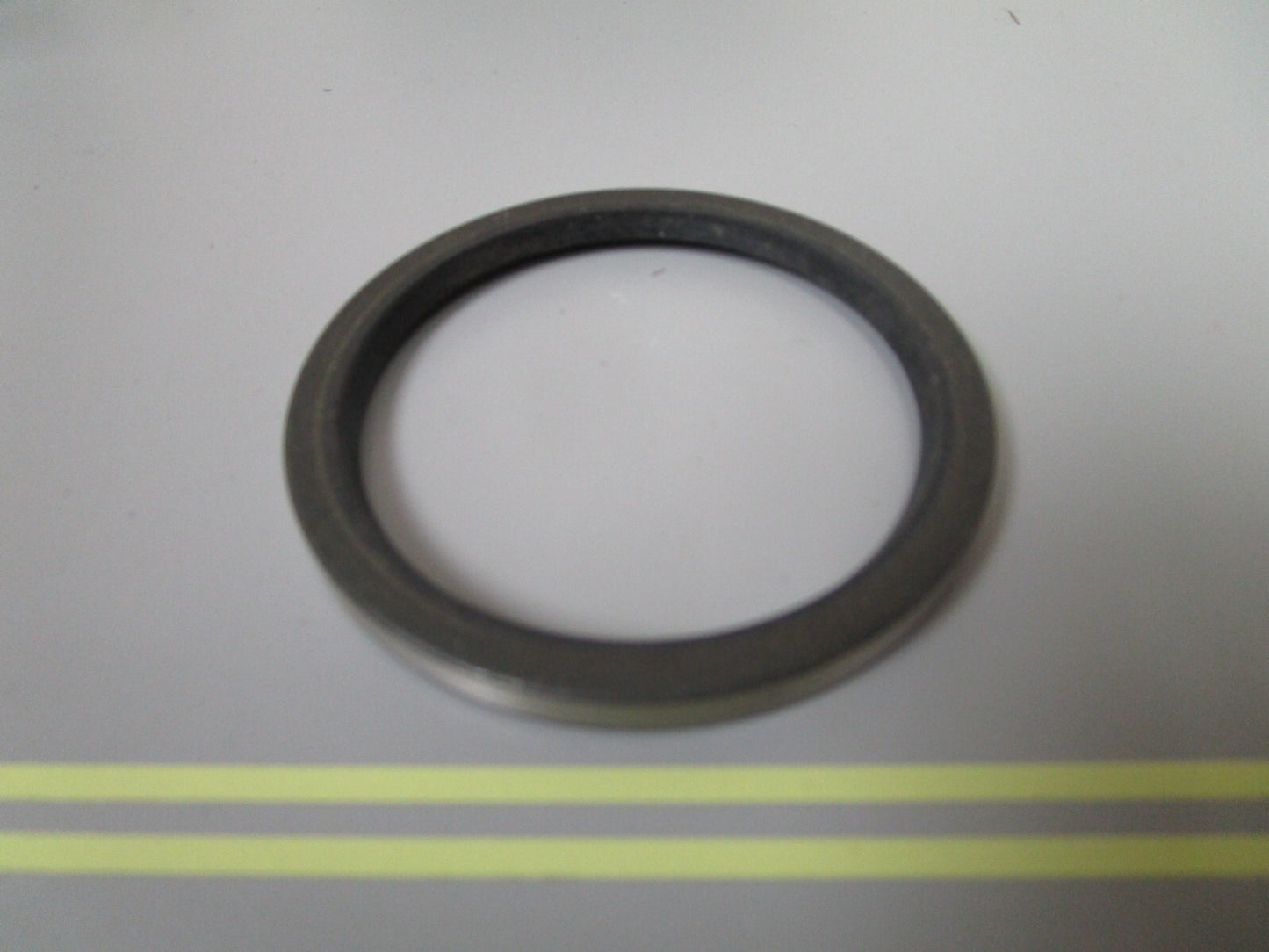*NEW OEM* 0810 OMC Johnson Evinrude Oil Seal 310649 0310649