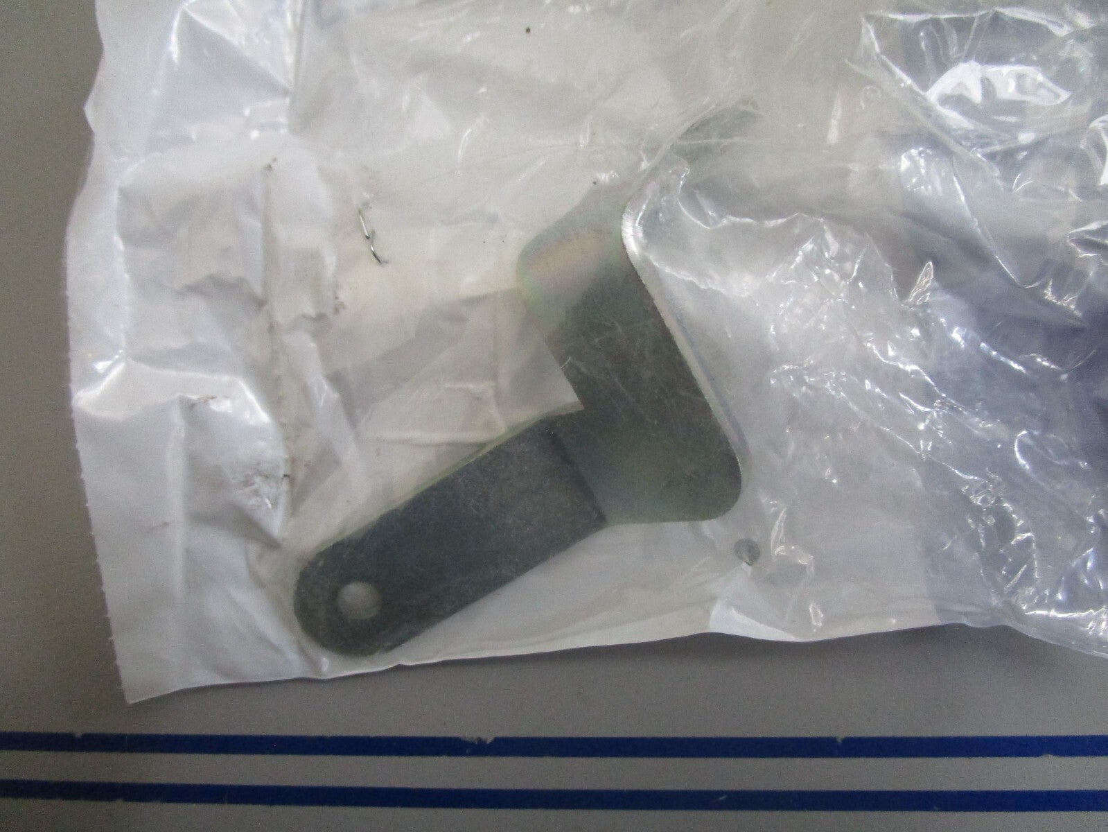 *NEW OEM* 0820 Volvo Penta Bracket 3862301