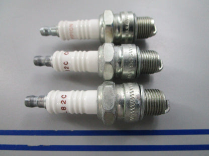 NEW (LOT OF 3) Champion L82C Spark Plug 0810
