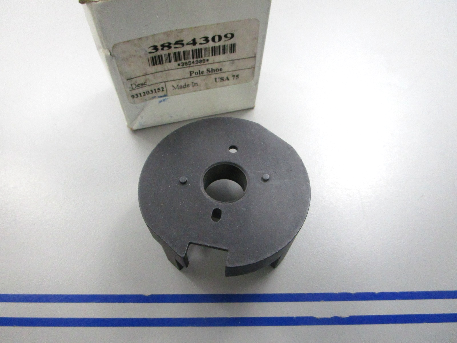 NEW OEM 3854309 Volvo Penta Pole Shoe 0810