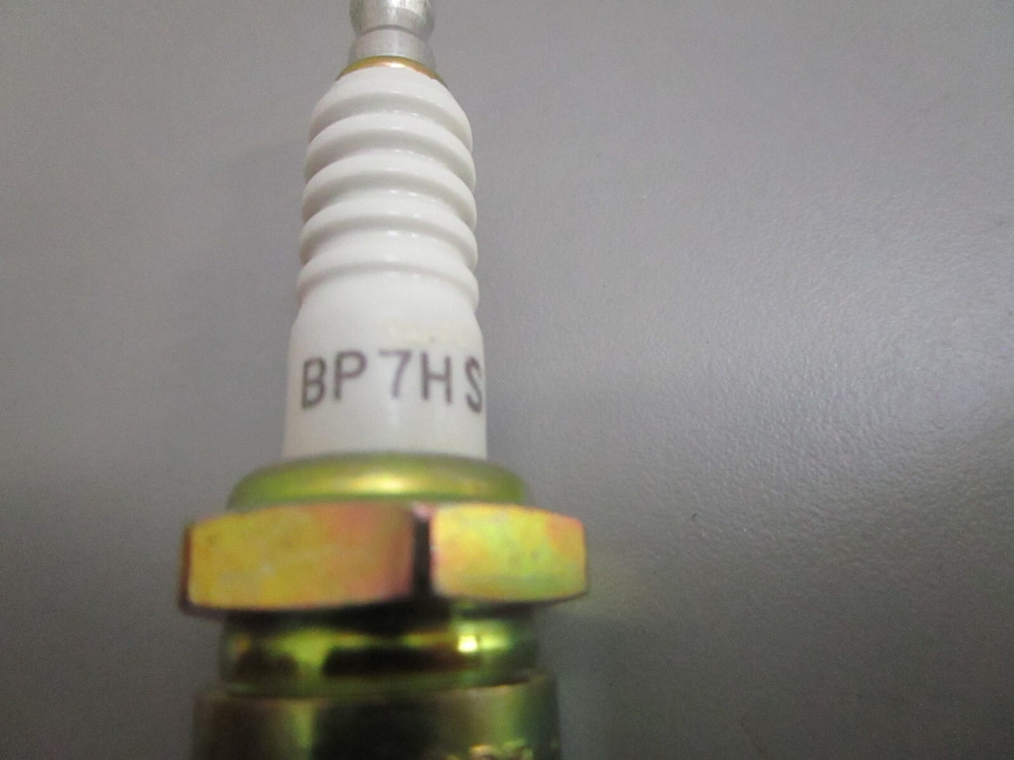 *NEW* 0820 (LOT OF 10) NGK Spark Plug BP7HS