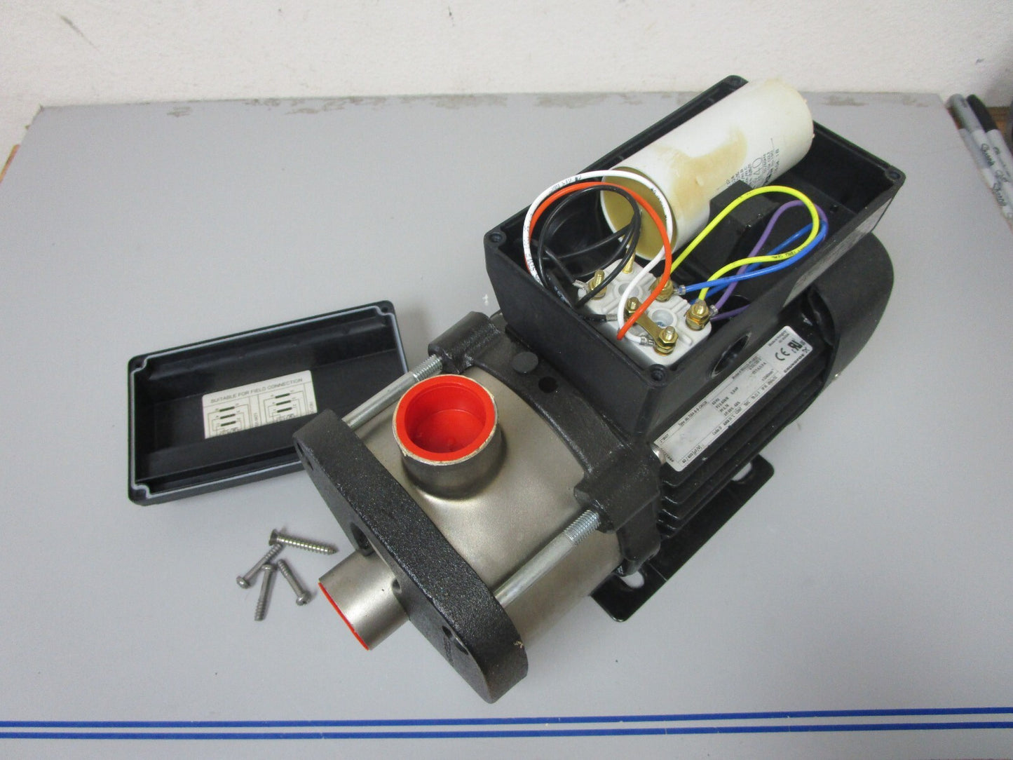 *NEW* 0720 Grundfos Multistage Centrifugal Pump 97850225 98584167