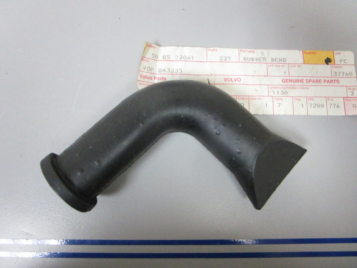 NEW OEM 843235 Volvo Penta Rubber Bend Hose 0720