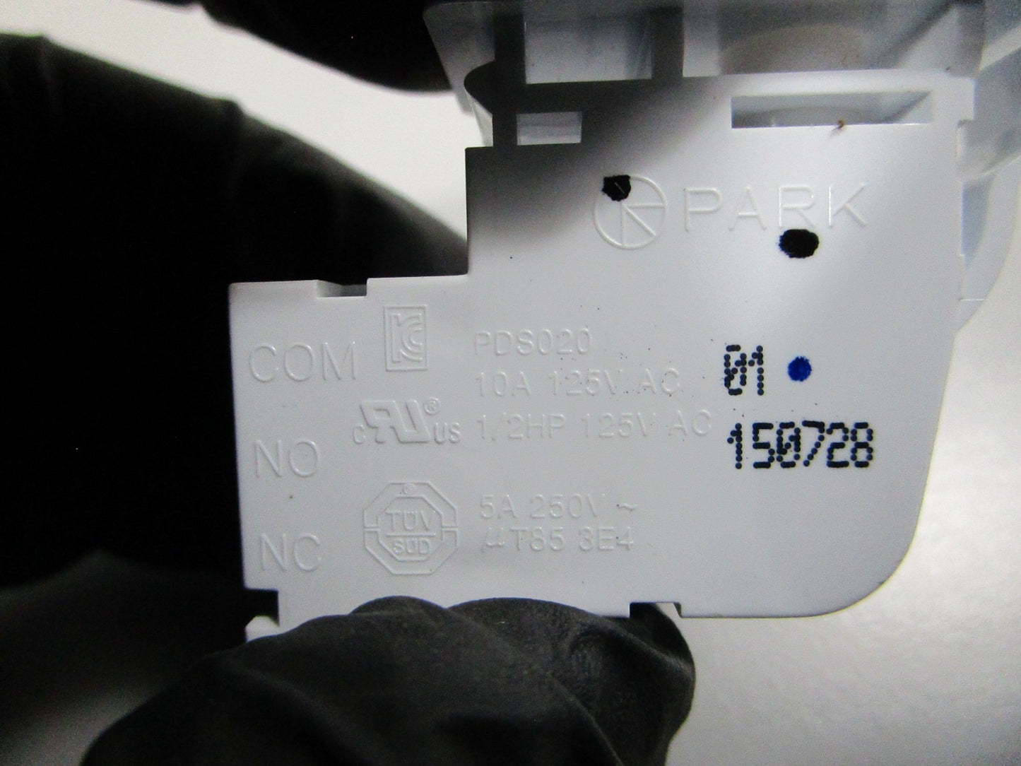 NEW OEM 6601EL3001A LG Door Switch Assembly 0810