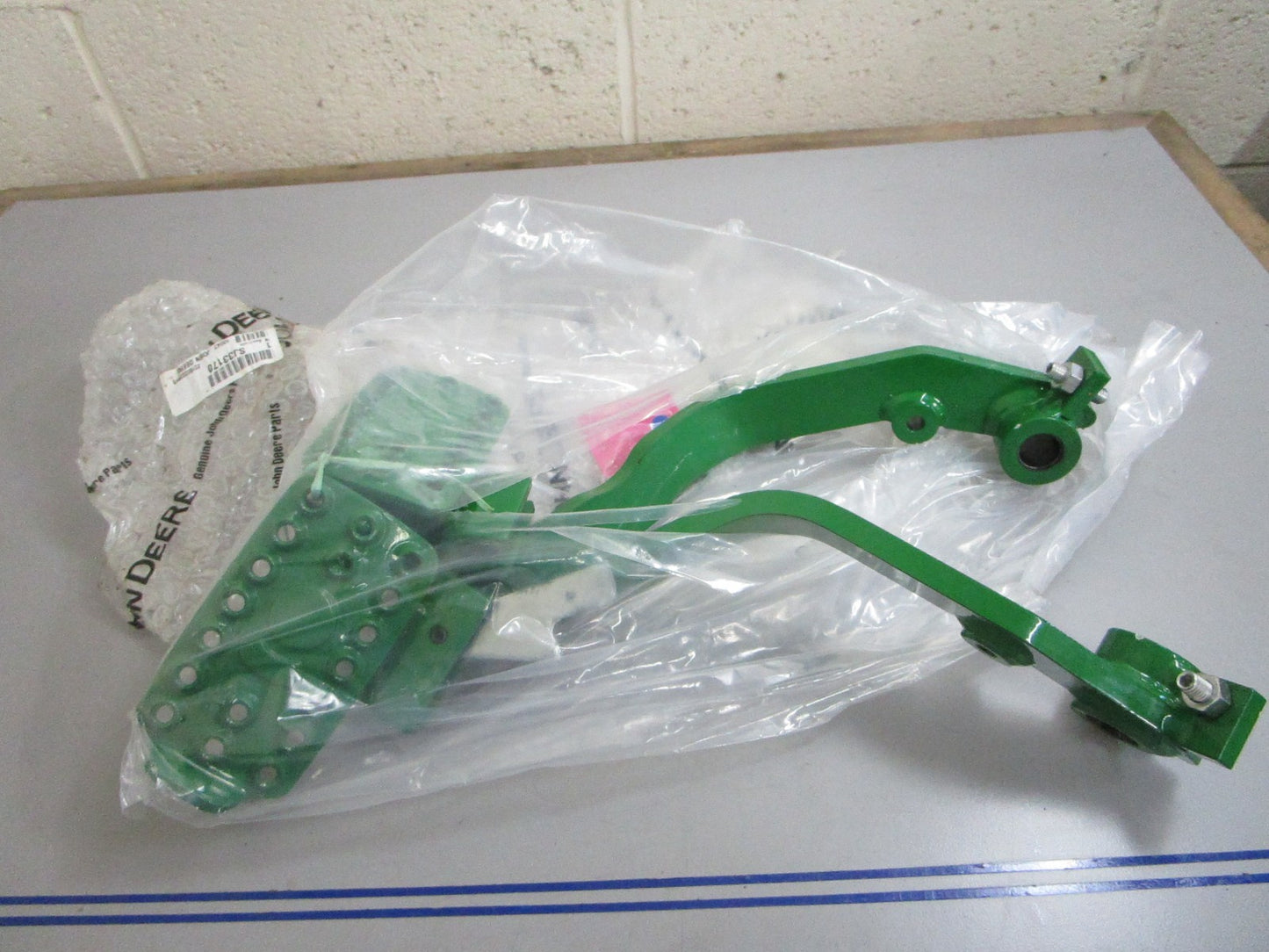 *NEW OEM* 0820 John Deere Brake SJ33170
