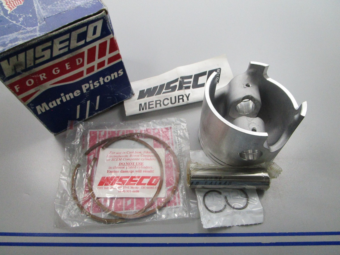 NEW 3037PS For: Mercury Wiseco Piston Kit 0810