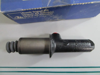 NEW OEM 0002957806 03.2419-7701.3 Mercedes-Benz ATE Clutch Master Cylinder 0820