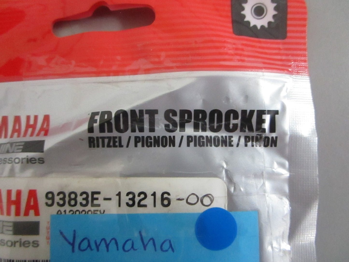 NEW OEM 9383E-13216-00 Yamaha 13T Front Sprocket 0820