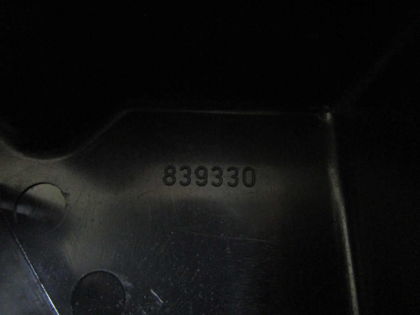 *NEW OEM* 0810 Volvo Penta Cap 839330