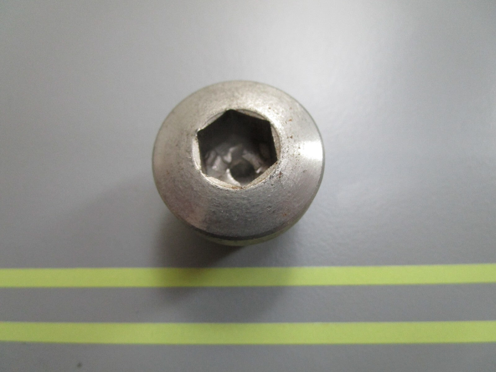 *NEW OEM* 0810 Volvo Penta Oil Plug 814179