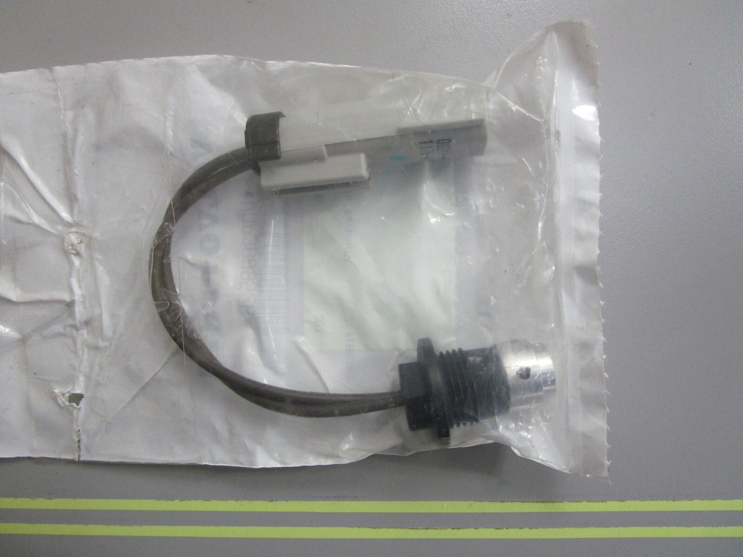 *NEW OEM* 0820 Volvo Penta Temperature Sensor 3889526 23117173