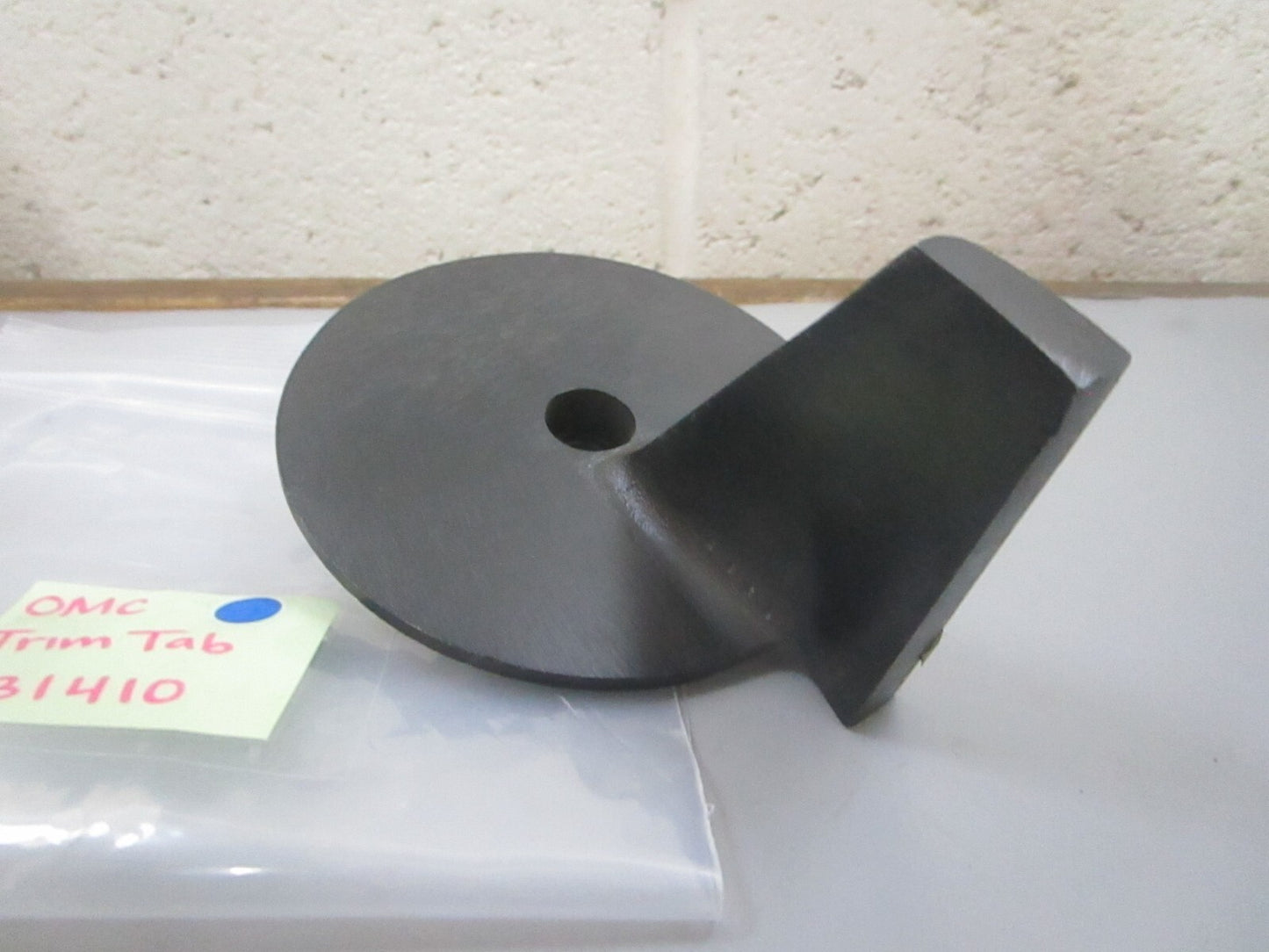 *NEW OEM* 0810 OMC Johnson Evinrude Trim Tab 331410 0331410