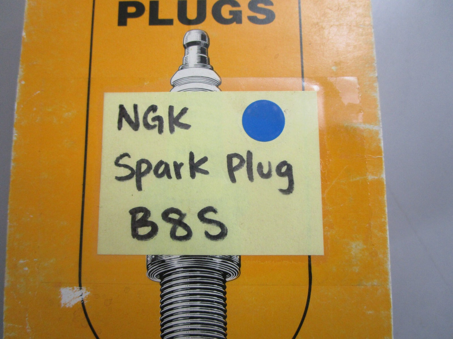 *NEW* (LOT OF 10) 0820 NGK Spark Plug B8S