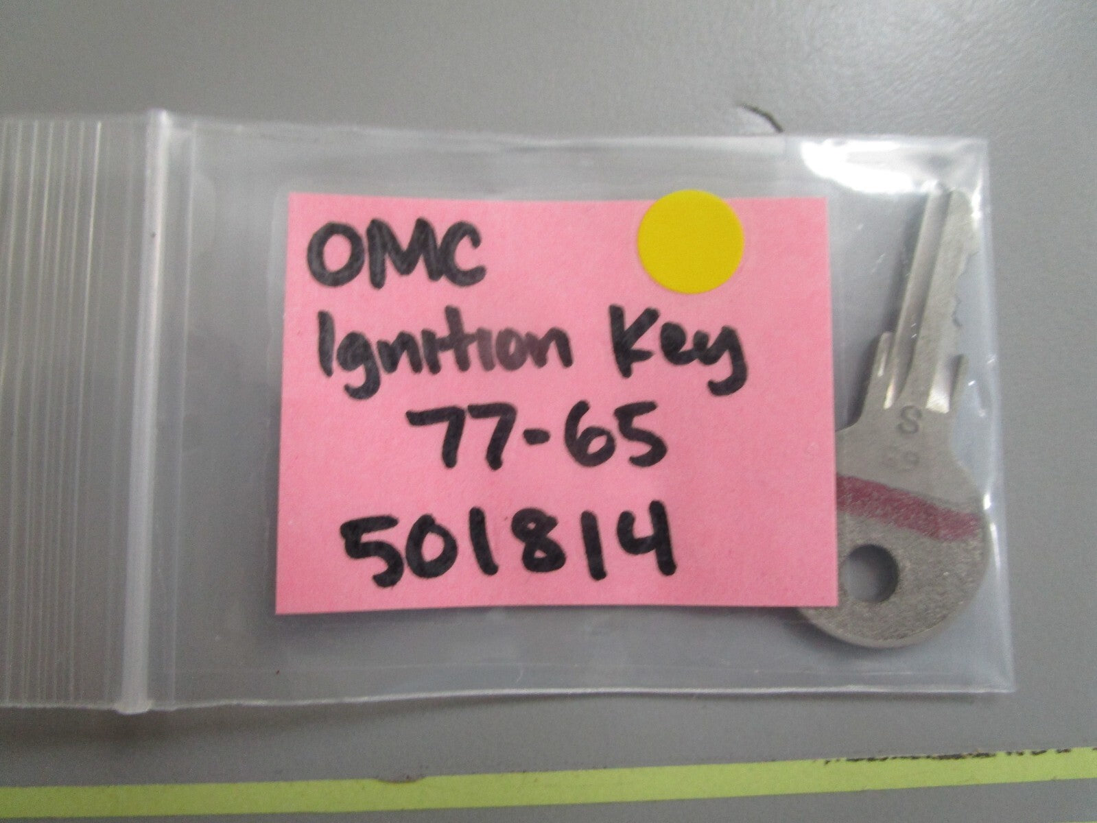 *NEW OEM* 0810 OMC Johnson Evinrude Ignition Key 77-65 501814 0501814