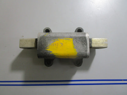 *NEW OEM* 0810 OMC Johnson Evinrude Upper Rubber Mount 384473 0384473