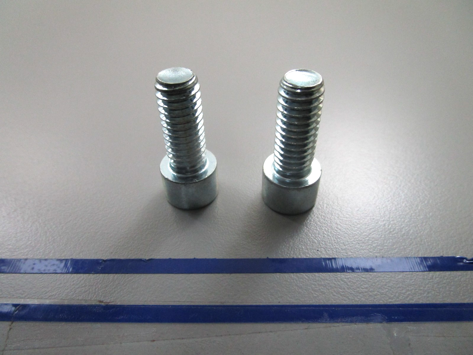 *NEW OEM* (LOT OF 2) 0810 Volvo Penta Hex Screw 956568