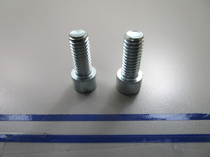 *NEW OEM* (LOT OF 2) 0810 Volvo Penta Hex Screw 956568