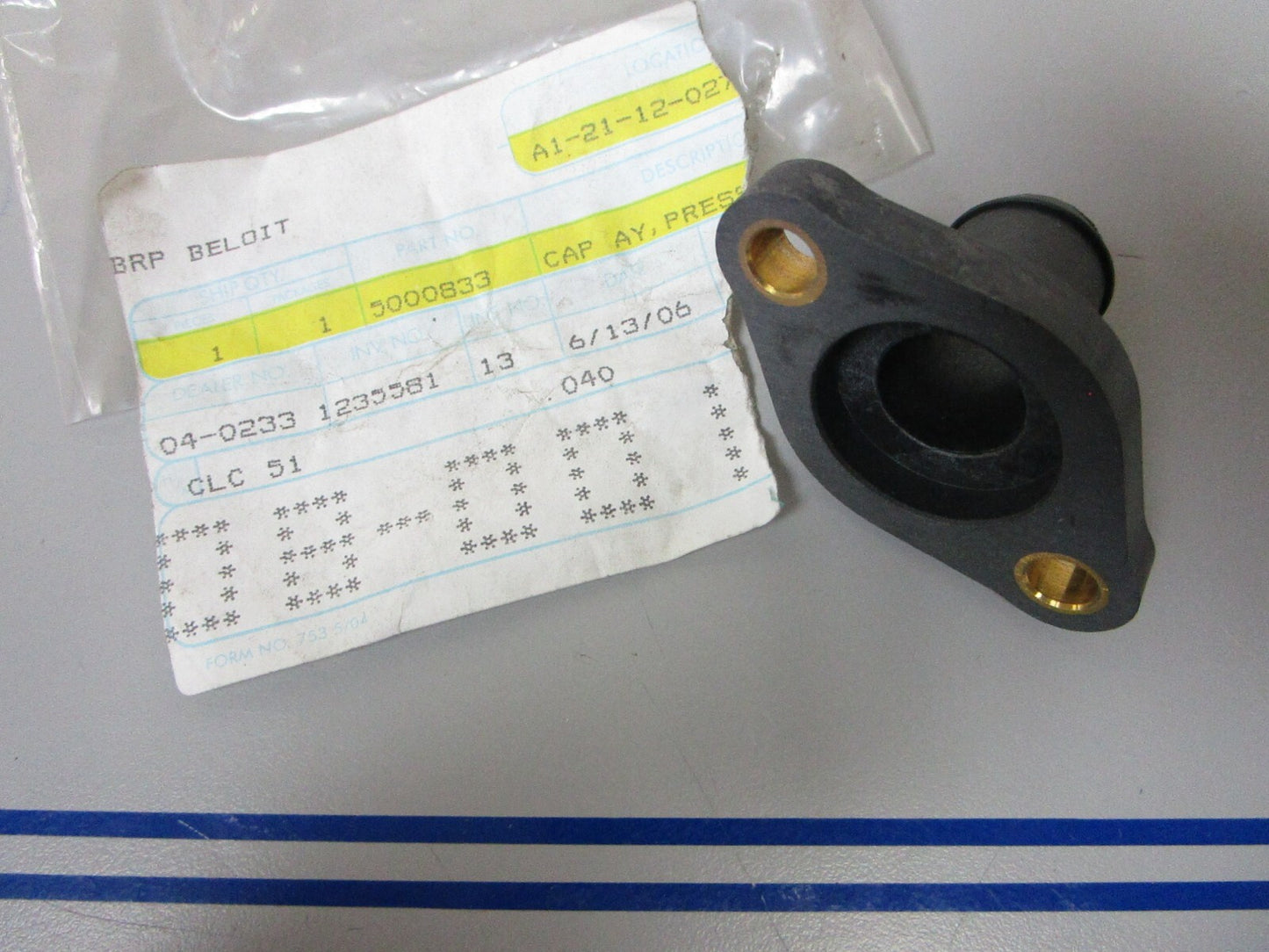 *NEW OEM* 0720 OMC Johnson Evinrude Pressure Valve Cap Assembly 5000833