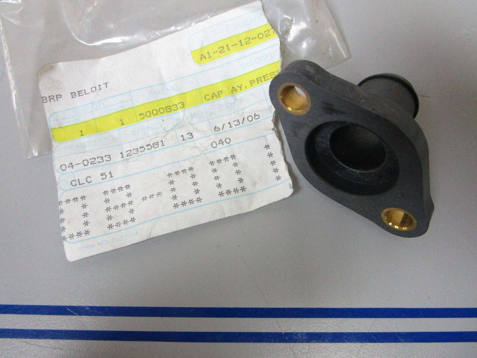 *NEW OEM* 0720 OMC Johnson Evinrude Pressure Valve Cap Assembly 5000833