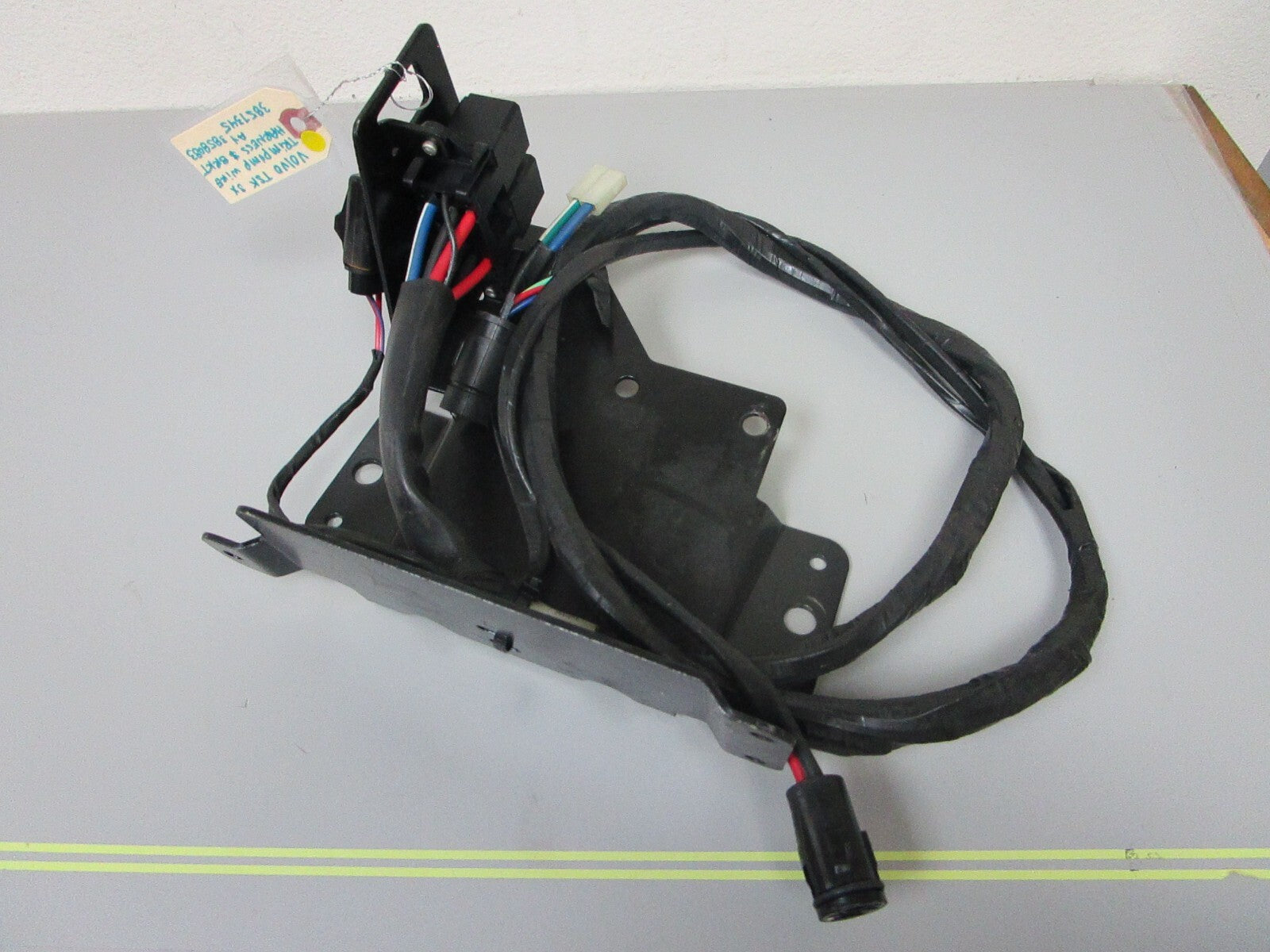 *NEW OEM* 0720 Volvo Penta TSK SX Trim Pump Wire Harness & Bracket Ay 3858083
