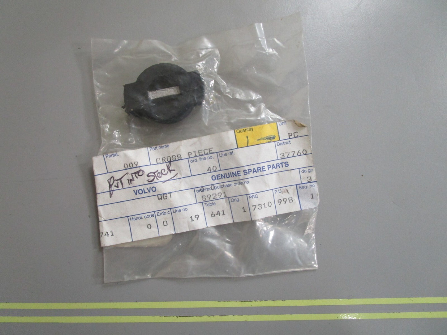 *NEW OEM* 0810 Volvo Penta Cross Piece 831009