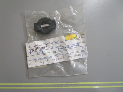 *NEW OEM* 0810 Volvo Penta Cross Piece 831009