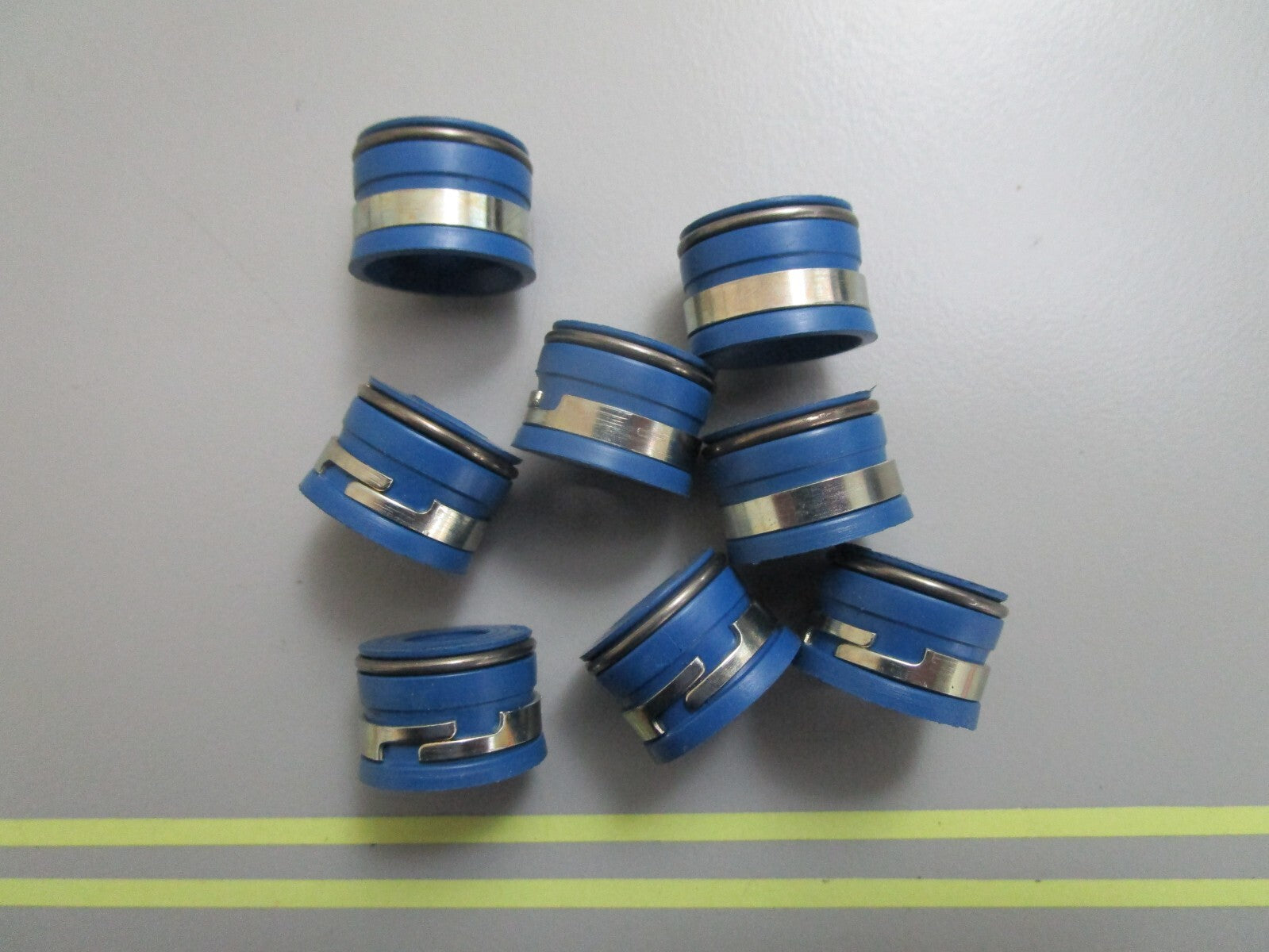 *NEW* (LOT OF 8) 0810 Fel-Pro Stem Seal 8-70817B Replaces: 3853226