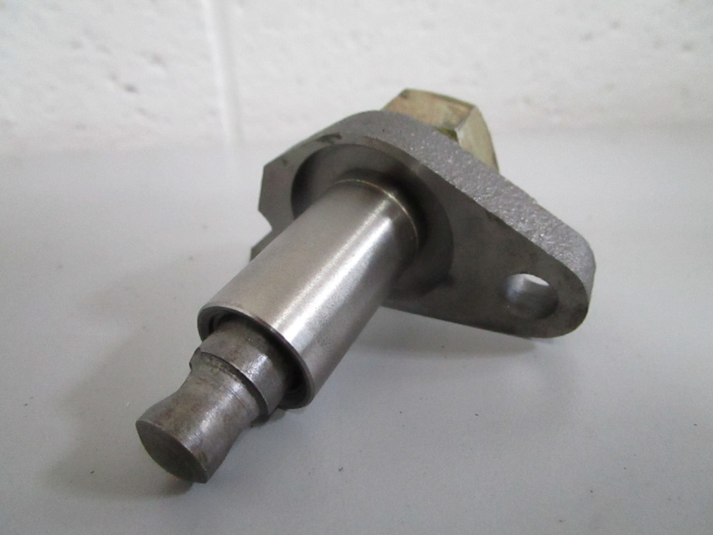 NEW OEM 1300500311 Mercedes-Benz Chain Tensioner 0820