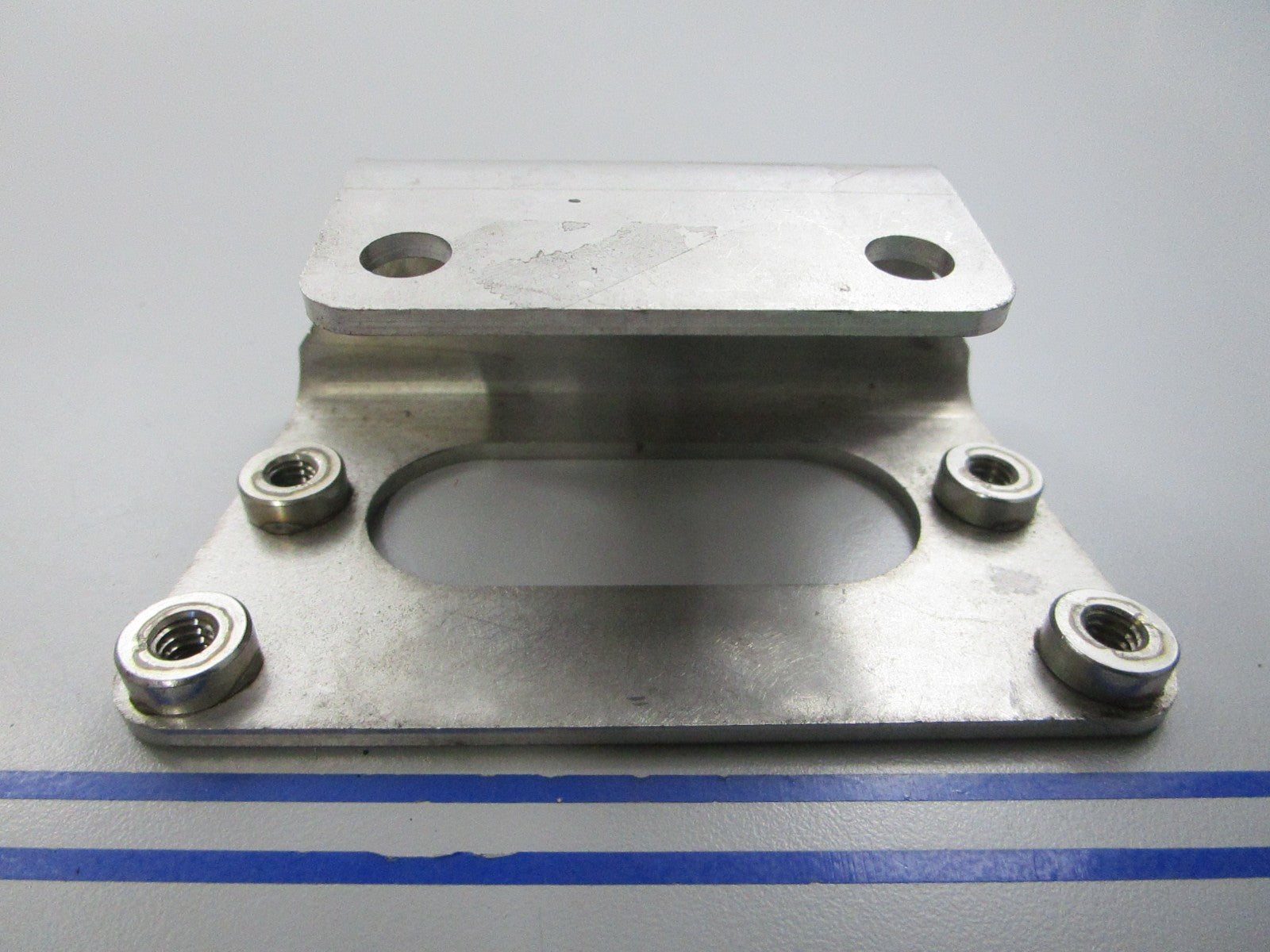 NEW OEM 3863309 Volvo Penta Bracket 0810