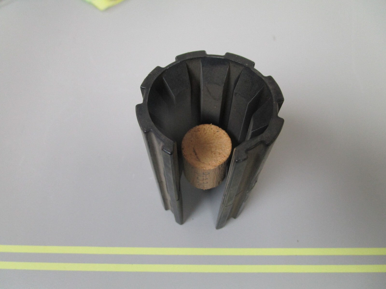 *NEW OEM* 0810 OMC Johnson Evinrude Spacer 913361 0913361