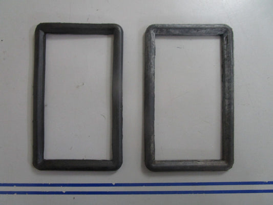 *NEW OEM* (LOT OF 2) 0810 Volvo Penta Sealing Strip 831902-2