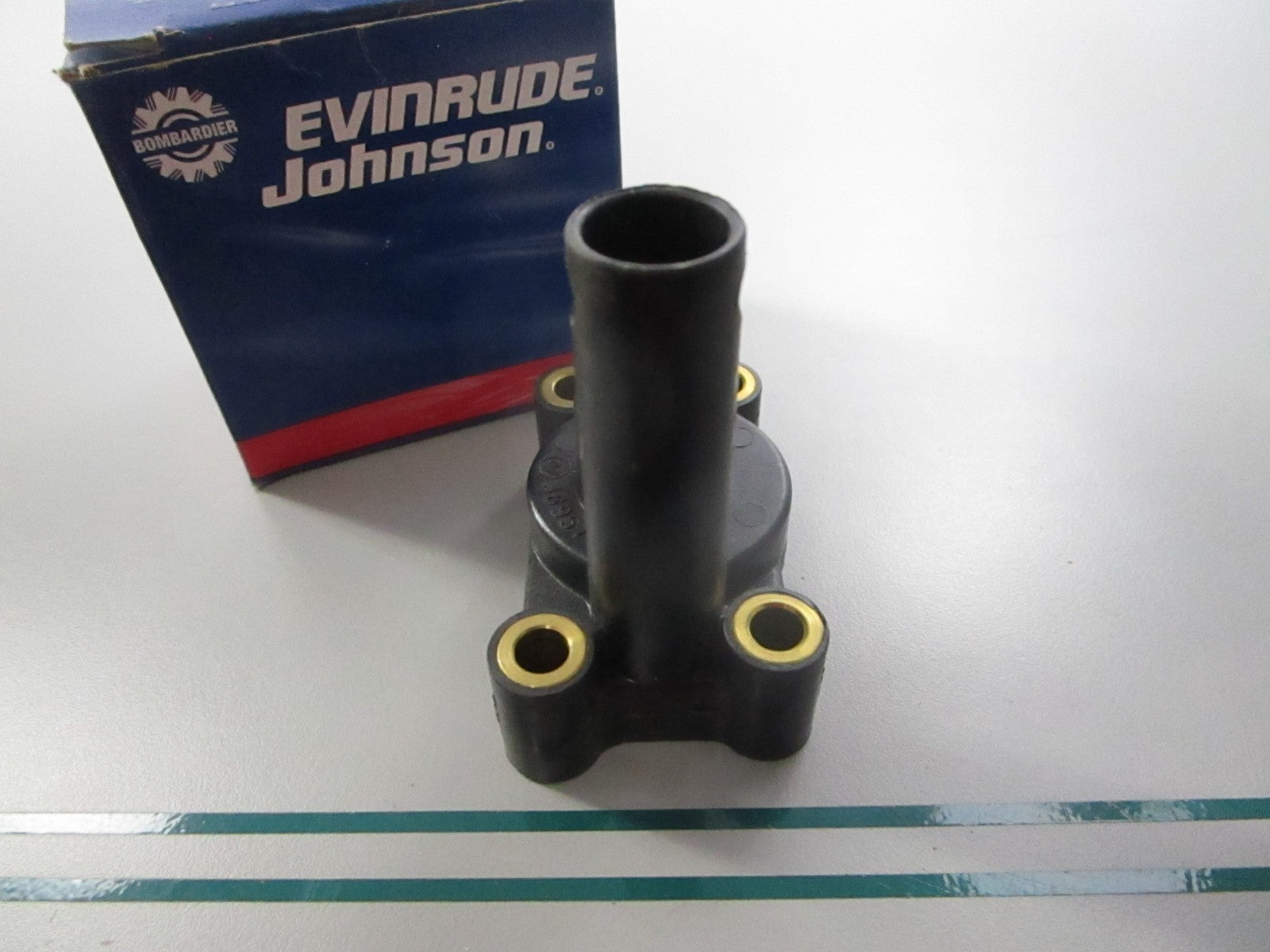 NEW OEM 389577 0389577 OMC Johnson Evinrude Impeller Housing 0810