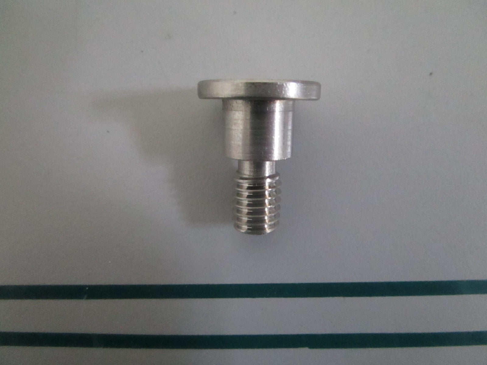 NEW OEM 897798 Volvo Penta Shoulder Screw 0820