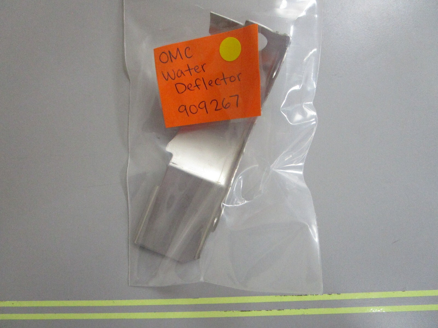 *NEW OEM* 0810 OMC Johnson Evinrude Water Deflector 909267 0909267