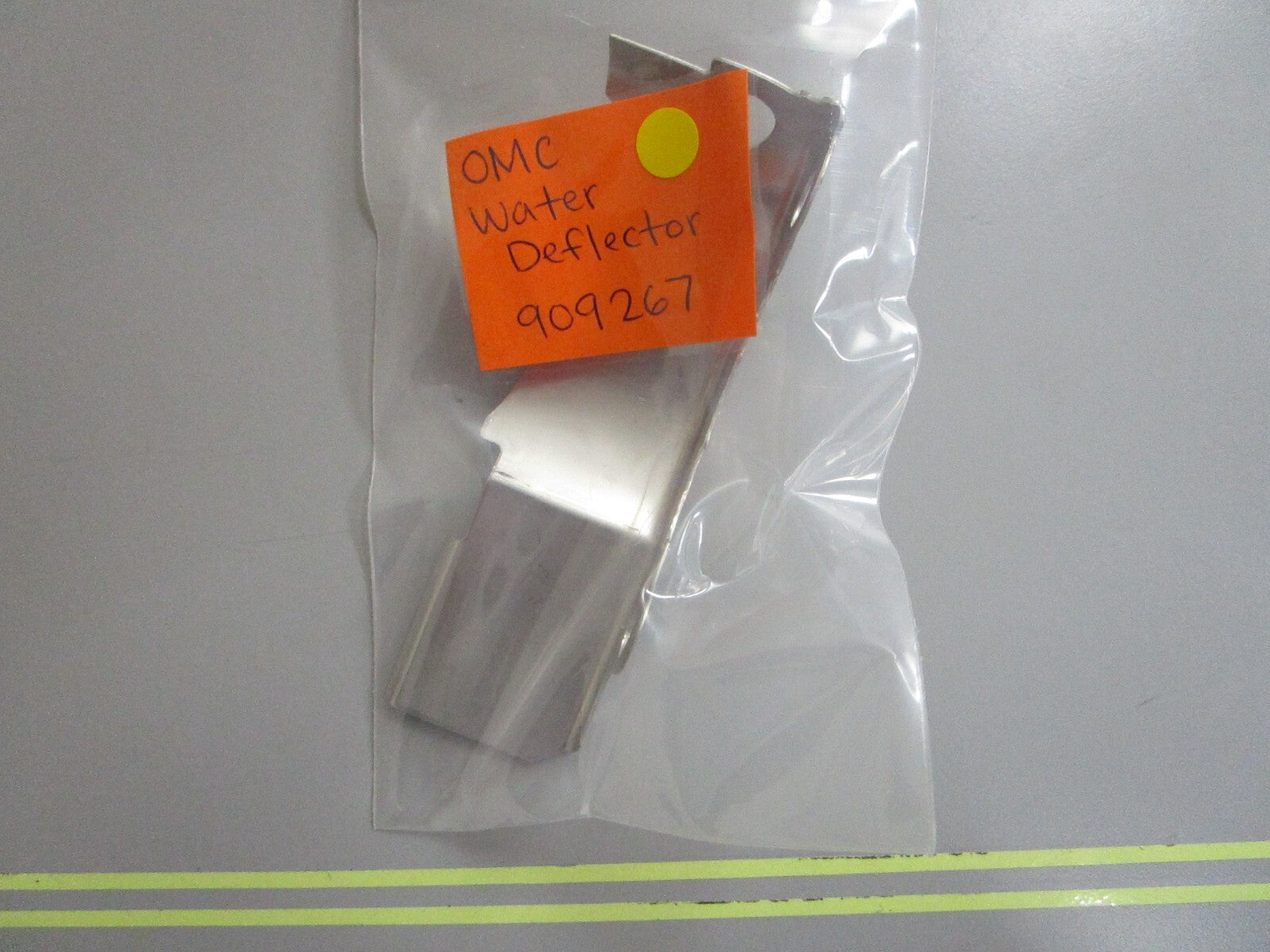 *NEW OEM* 0810 OMC Johnson Evinrude Water Deflector 909267 0909267