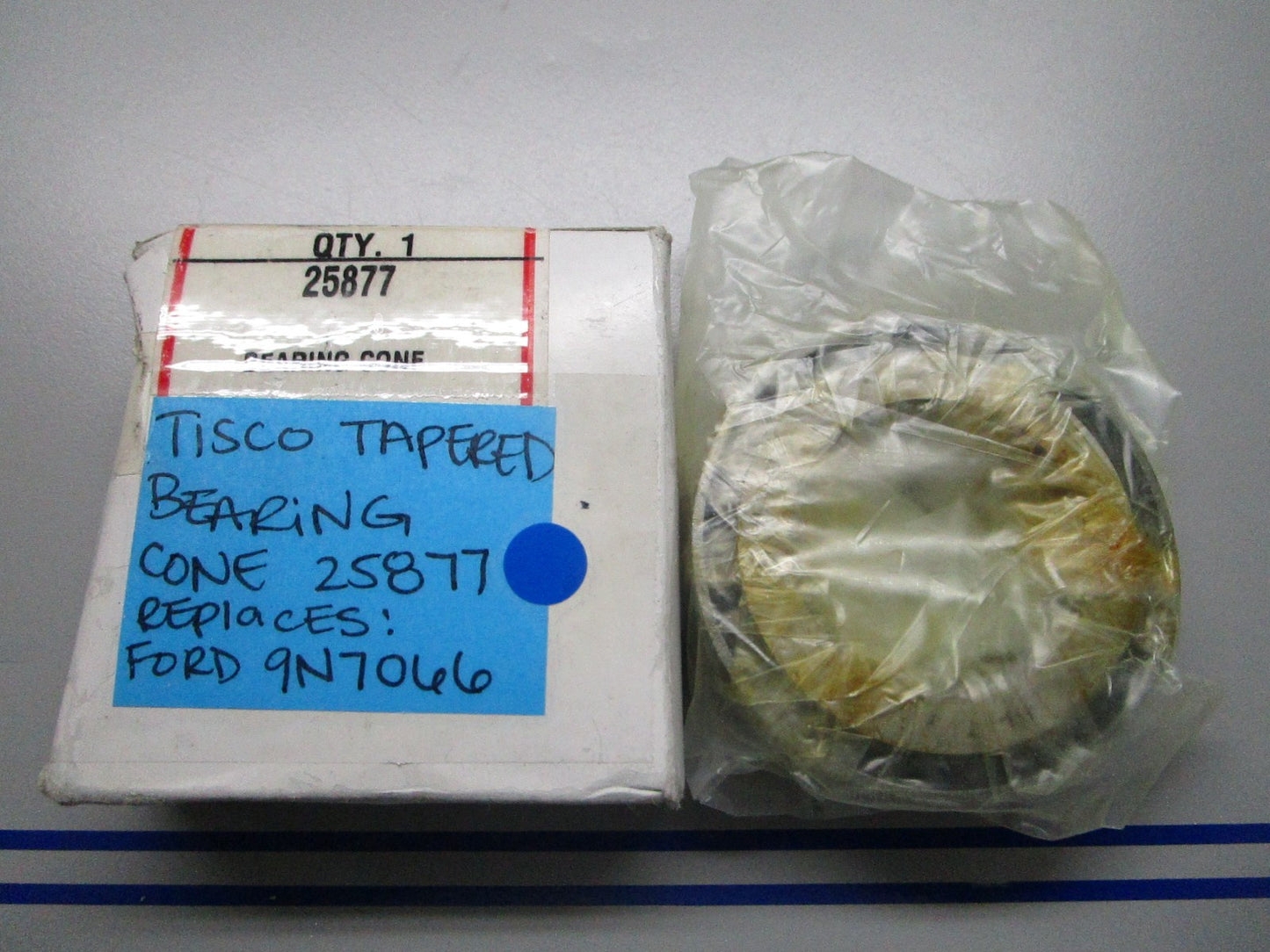 *NEW* 0810 Tisco Tapered Bearing Cone 25877 Replaces: Ford 9N7066