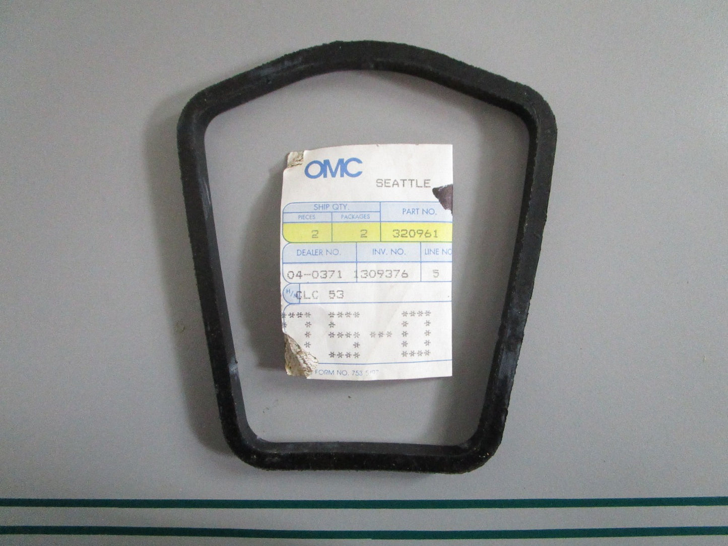 NEW OEM 320961 0320961 OMC Johnson Evinrude Exhaust Seal 0820