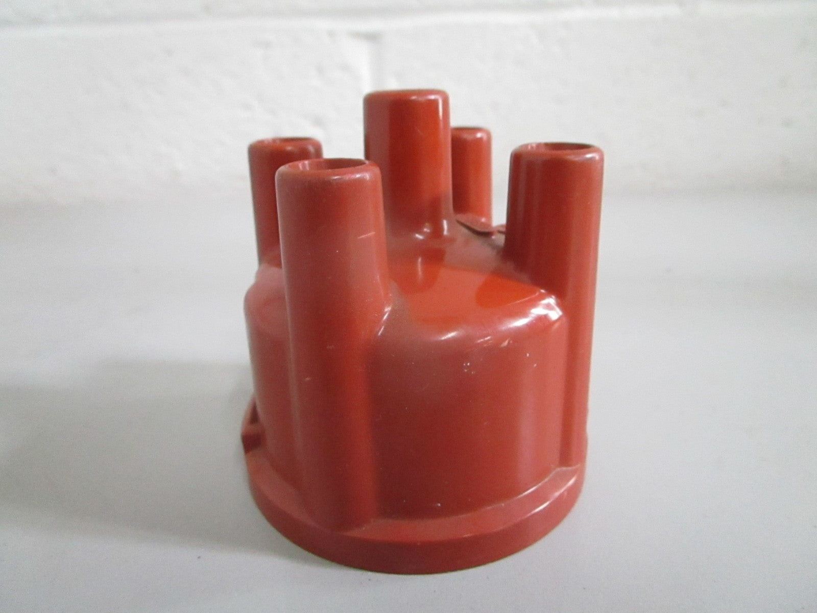 NEW OEM 1235522050 Bosch Distributor Cap 0820
