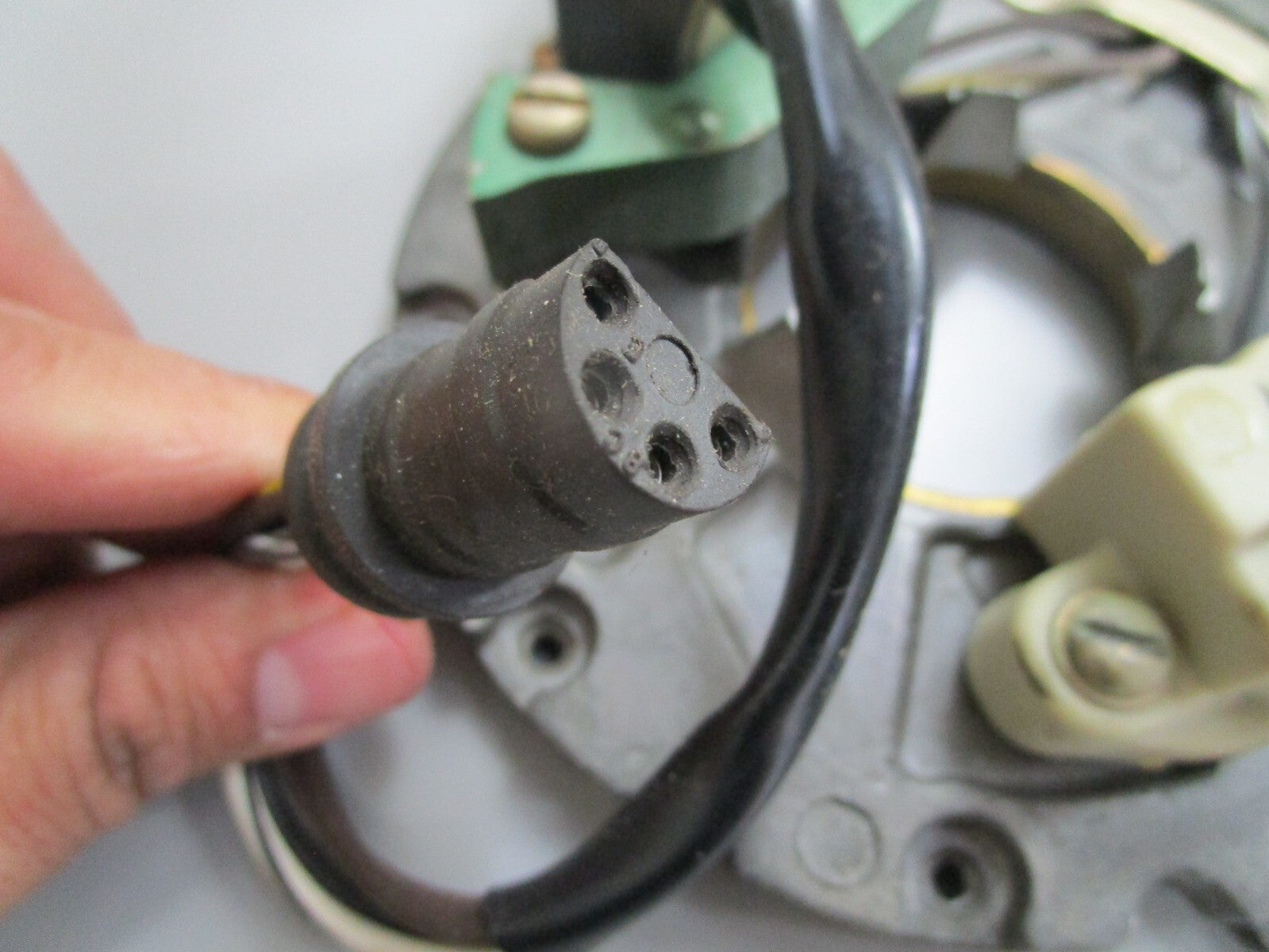 *NEW OEM* 0820 OMC Johnson Evinrude Plate & Sleeve Ay 391225 0391225