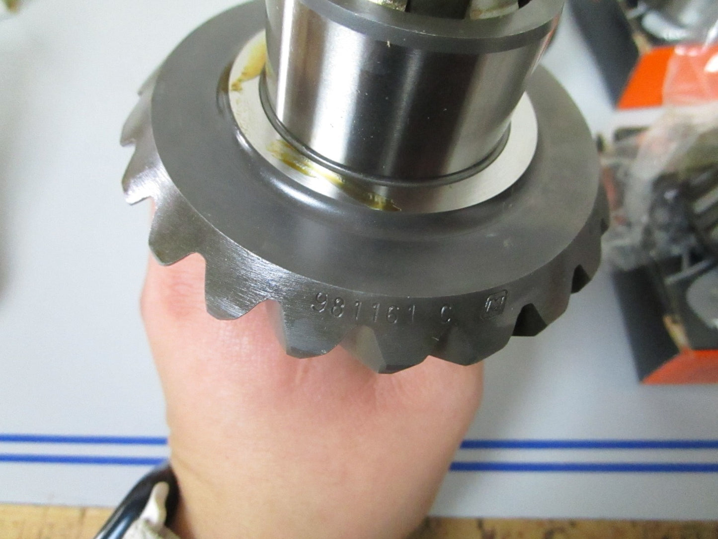 *NEW OEM* 0720 OMC Johnson Evinrude Ball Gear Shaft & Pinion Ay 982244 0982244