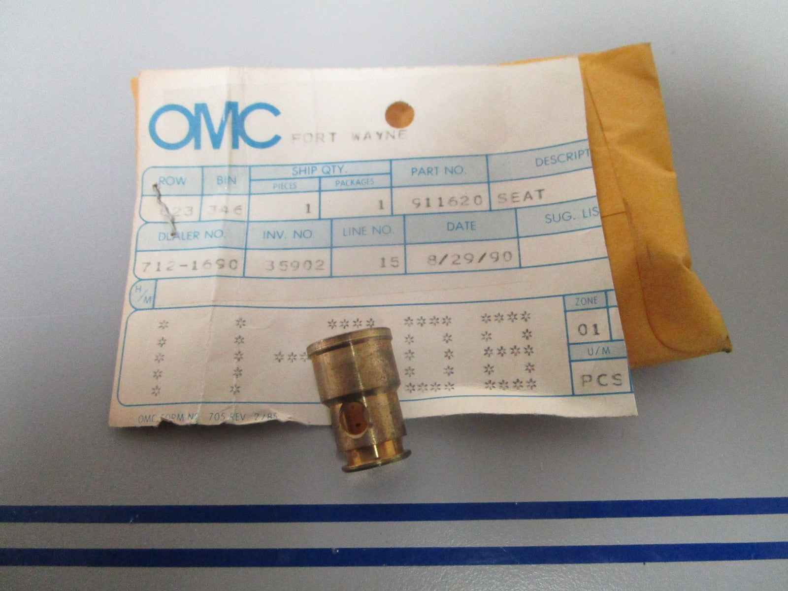 NEW OEM 911620 0911620 OMC Johnson Evinrude Relief Valve Seat 0810