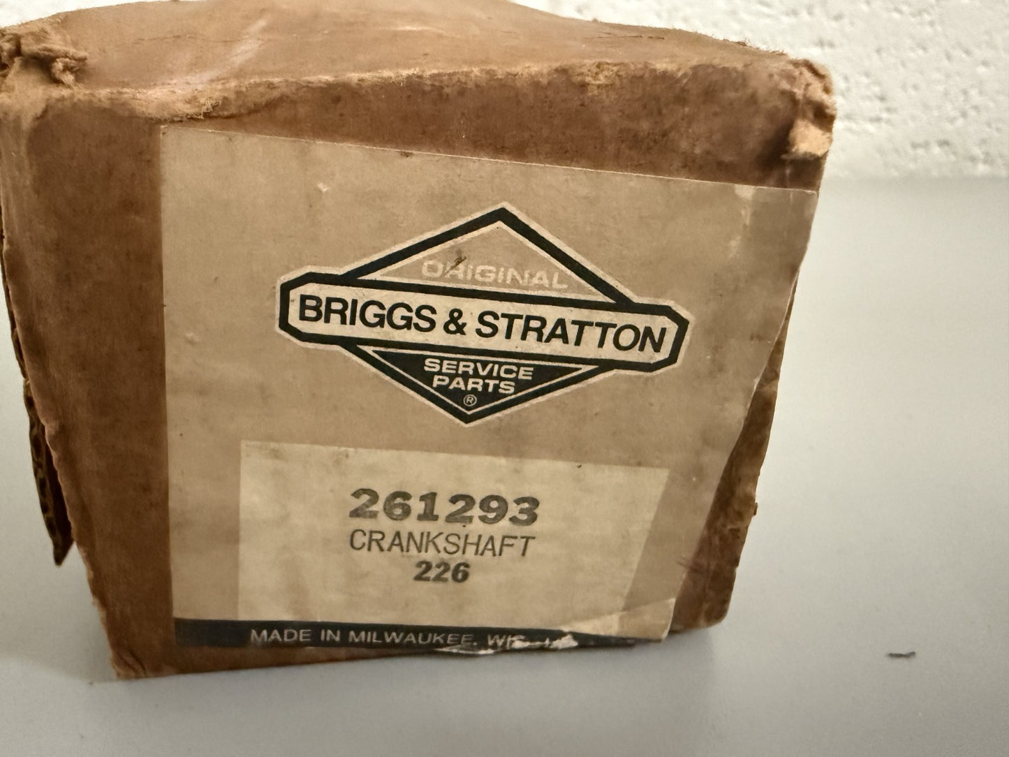 NEW OEM 261293 Briggs & Stratton Crankshaft 0820