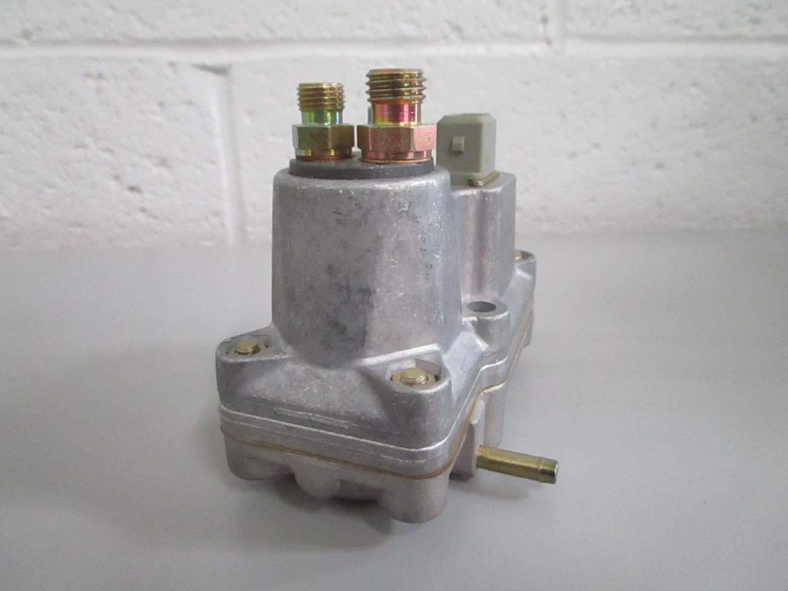 NEW OEM 0438140031 Bosch Warm-Up Regulator 0820
