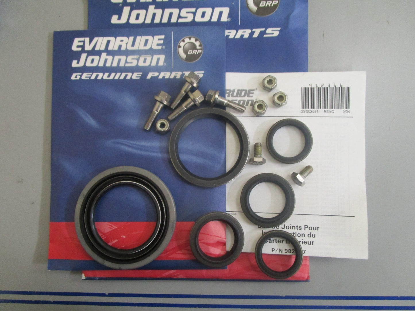 *NEW OEM* 0810 OMC Johnson Evinrude Gearcase Gasket Kit 982947 0982947