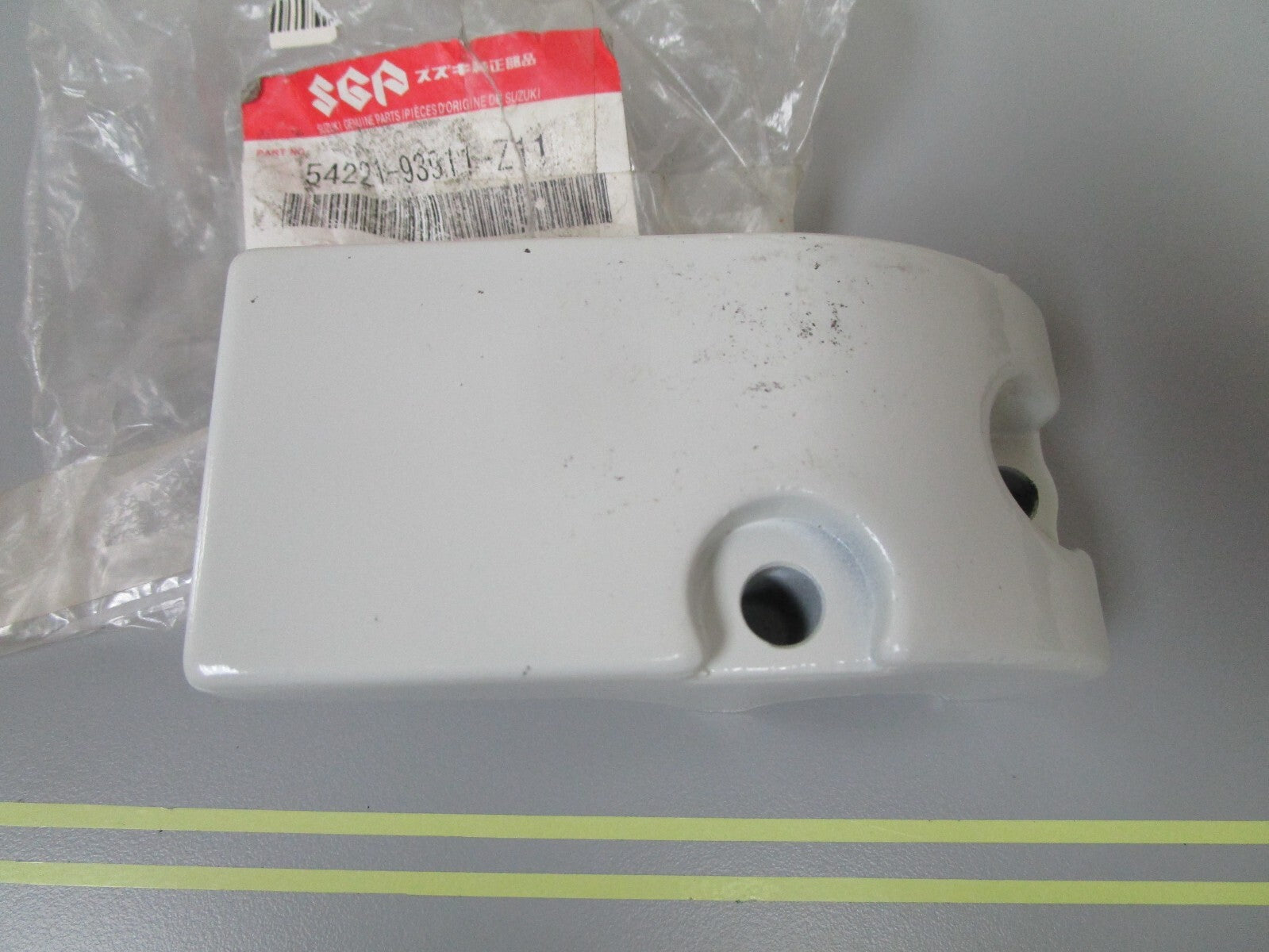 *NEW OEM* 0810 Suzuki Lower Mount Cover (Port) 54221-93911-Z11