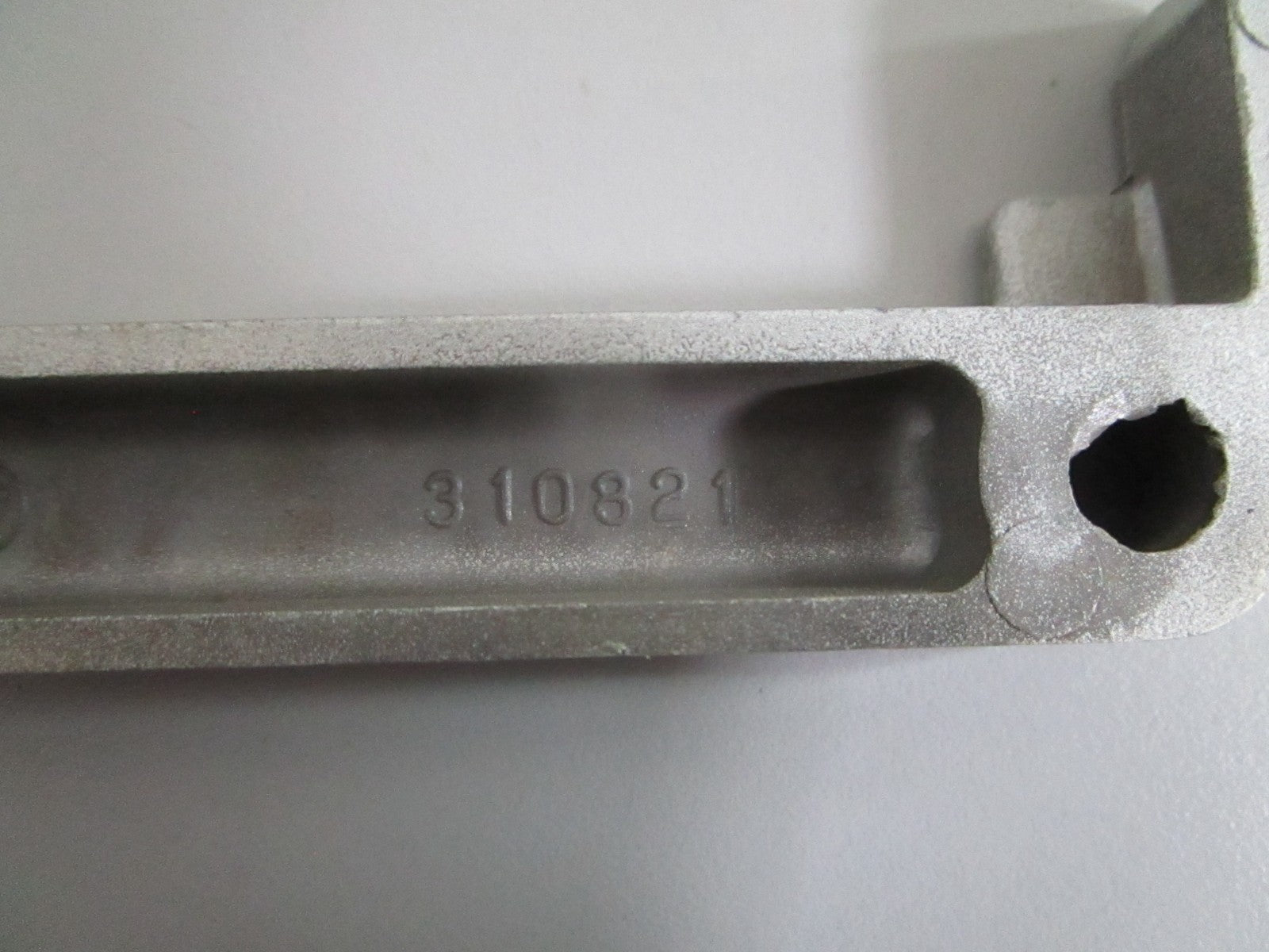 NEW OEM 310821 0310821 OMC Johnson Evinrude Clamp 0820