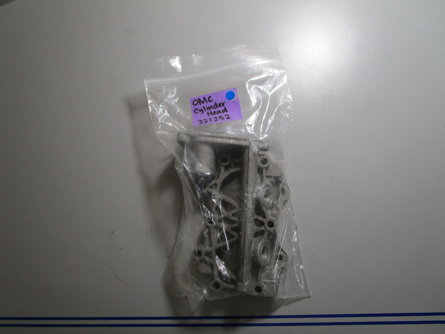 *NEW OEM* 0810 OMC Johnson Evinrude Cylinder Head 321252 0321252