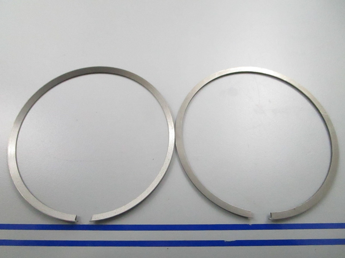 *NEW OEM* 0810 OMC Johnson Evinrude 2 Ring Set 390510 0390510