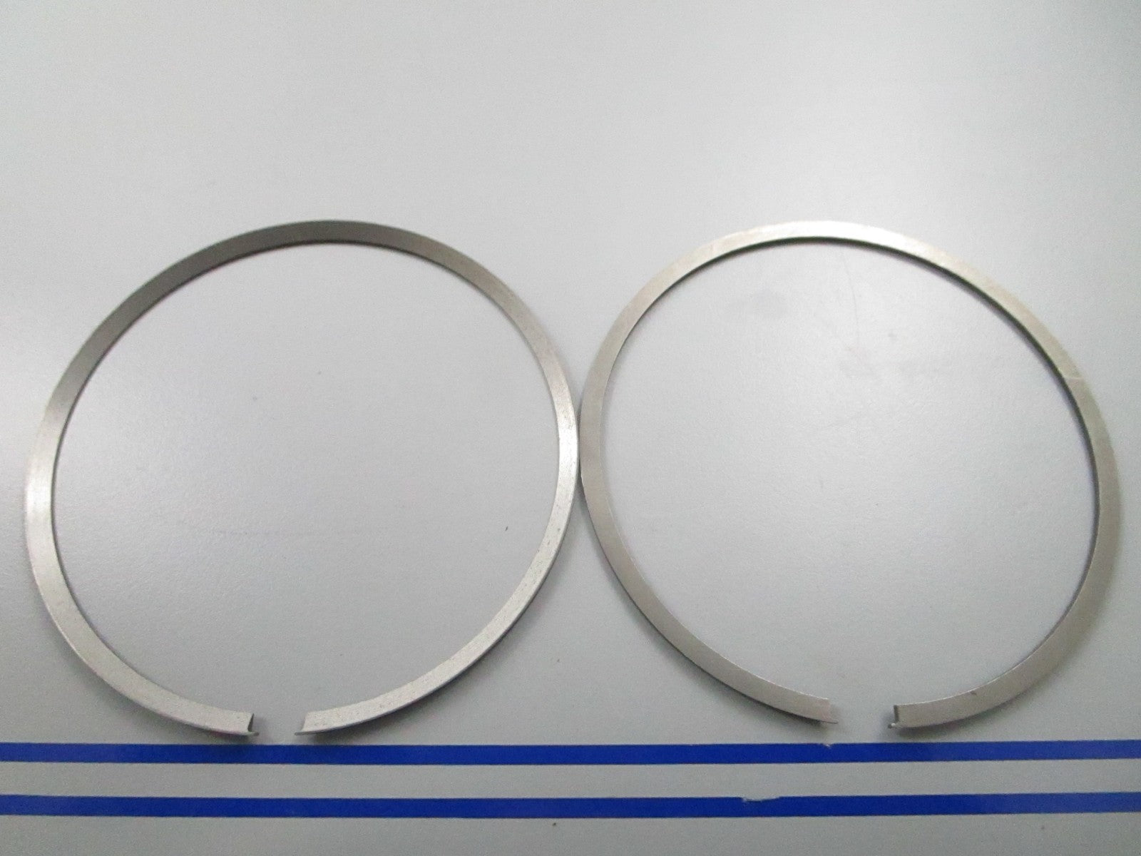 *NEW OEM* 0810 OMC Johnson Evinrude 2 Ring Set 390510 0390510